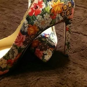 Nine west